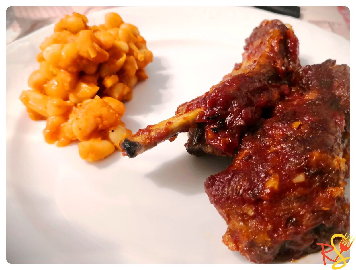 Pork Ribs Glazed With Barbecue Sauce